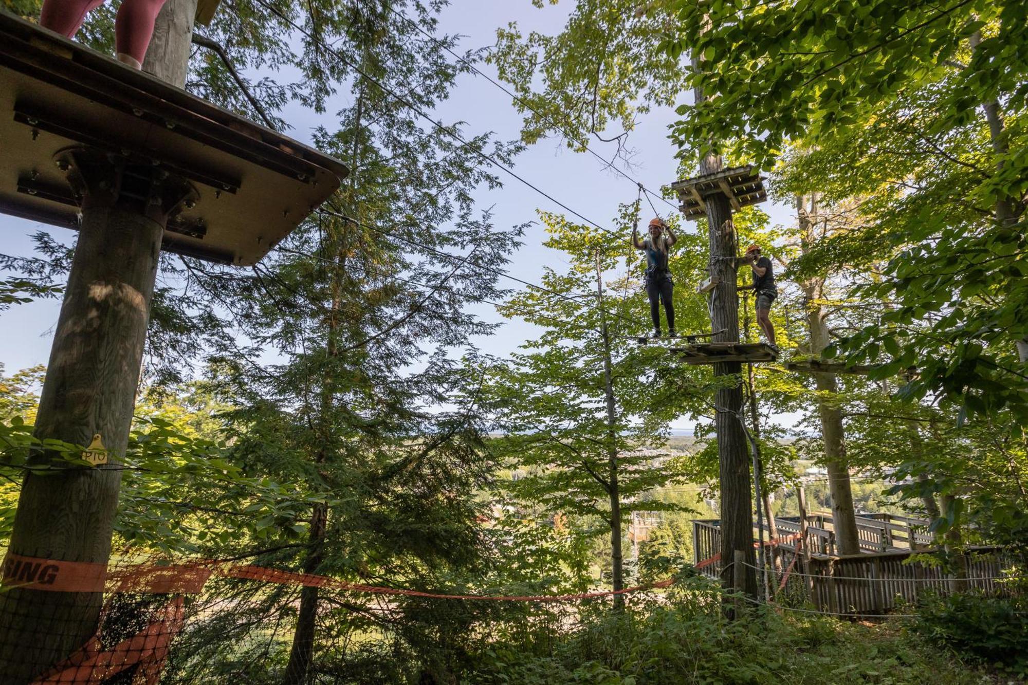 Blue Mountain Resort Mosaic Suites บลูเมาเทนส์ ภายนอก รูปภาพ