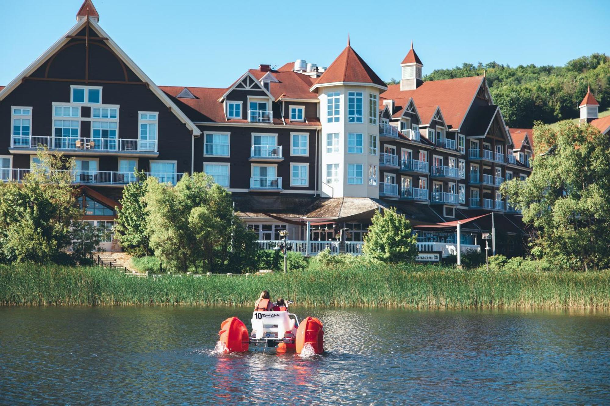 Blue Mountain Resort Mosaic Suites บลูเมาเทนส์ ภายนอก รูปภาพ