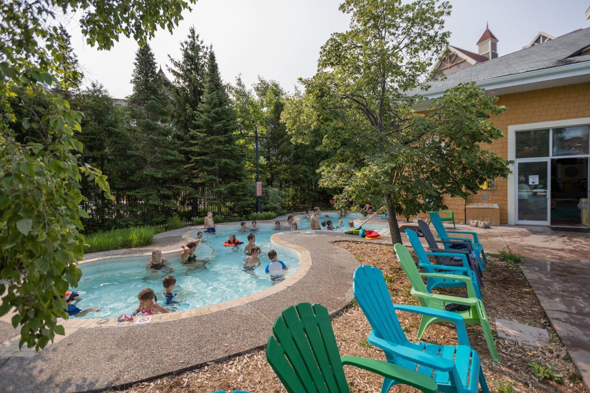 Blue Mountain Resort Mosaic Suites บลูเมาเทนส์ ภายนอก รูปภาพ